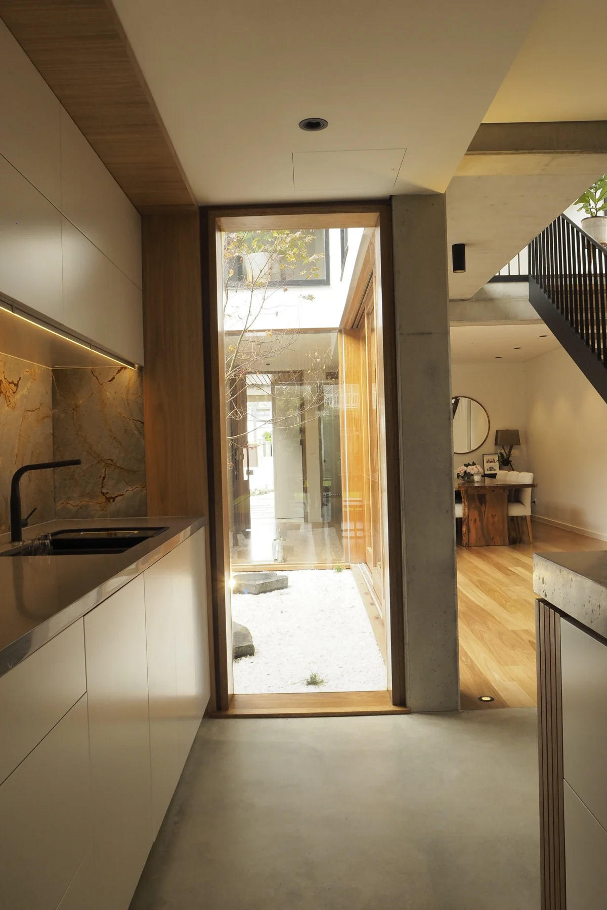 Abbotsford Residence — Vignette